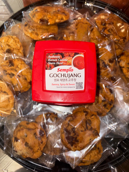 Sweet & Spicy Gochujang Chocolate Chip Kookies